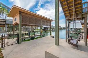 1301 Maui Dr Dr, Tiki Island, TX 77554 - Photo 41