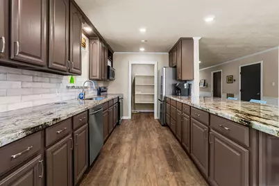 361 S Lakeside Drive, Huntsville, TX 77320 - Photo 11