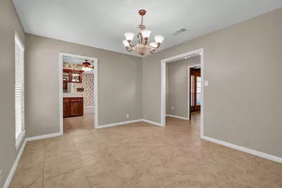 110 Buttercup Street, Lake Jackson, TX 77566 - Photo 5