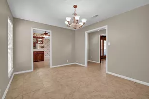 110 Buttercup St, Lake Jackson, TX 77566 - Photo 5