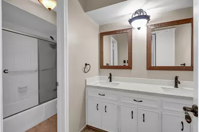 110 Buttercup Street, Lake Jackson, TX 77566 - Photo 31