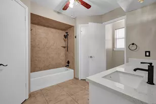 110 Buttercup St, Lake Jackson, TX 77566 - Photo 23