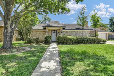 110 Buttercup Street, Lake Jackson, TX 77566 - Photo 1