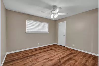 110 Buttercup Street, Lake Jackson, TX 77566 - Photo 27