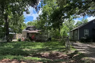 208 W Jordan St, Alvin, TX 77511 - Photo 5