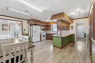 704 Cook Rd, Winnie, TX 77665 - Photo 5