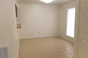 9 Capewood Ct, The Woodlands, TX 77381 - Photo 3