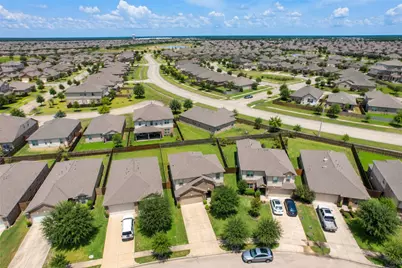 12630 Pirate Bend Drive, Texas City, TX 77568 - Photo 3