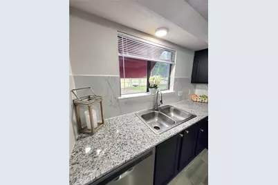 10047 Emerald Creek Drive, Houston, TX 77070 - Photo 11