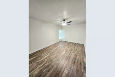 10047 Emerald Creek Drive, Houston, TX 77070 - Photo 15