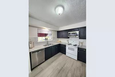 10047 Emerald Creek Drive, Houston, TX 77070 - Photo 9