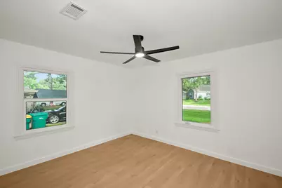 2508 N Houston Drive, La Marque, TX 77568 - Photo 11