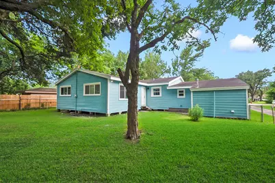 2508 N Houston Drive, La Marque, TX 77568 - Photo 13
