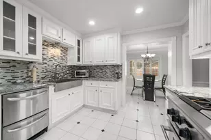 317 Avenue of Oaks St, Houston, TX 77009 - Photo 5