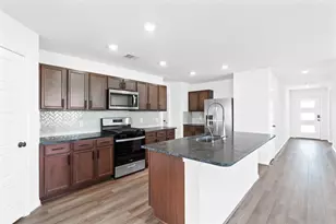 1915 Bemus Dr, Fresno, TX 77545 - Photo 9