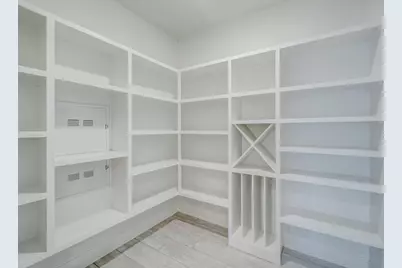 6804 Westview Drive #1307, Houston, TX 77055 - Photo 17