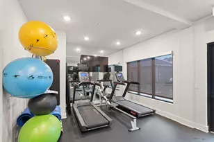 6804 Westview Dr, Houston, TX 77055 - Photo 25