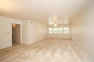 666 S Ripple Creek Dr, Houston, TX 77057 - Photo 15