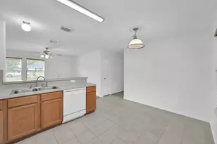 5440 N Buffalo Cir, Willis, TX 77378 - Photo 9