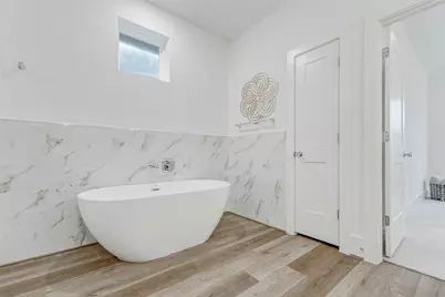 5614 Bertellis Lane, Houston, TX 77091 - Photo 13