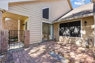 16532 Holly Trail Dr, Houston, TX 77058 - Photo 31