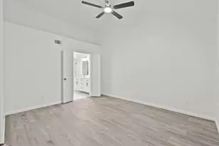 16532 Holly Trail Dr, Houston, TX 77058 - Photo 17