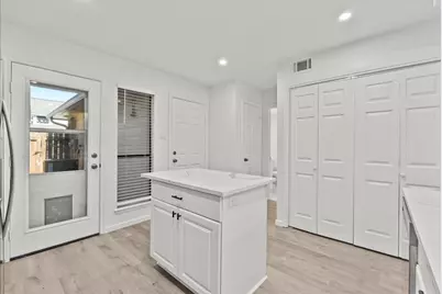 16532 Holly Trail Drive, Houston, TX 77058 - Photo 11