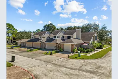 16532 Holly Trail Drive, Houston, TX 77058 - Photo 33