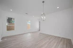 7307 W Knoll St, Houston, TX 77028 - Photo 7