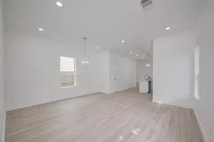 7307 W Knoll St, Houston, TX 77028 - Photo 5
