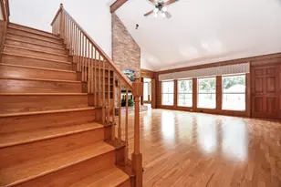 1002 Mill Run Dr, Sugar Land, TX 77498 - Photo 7