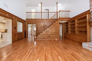 1002 Mill Run Dr, Sugar Land, TX 77498 - Photo 11