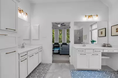 2915 Oakcrest Meadow Court, Spring, TX 77386 - Photo 17