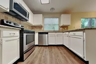 11 Brentwood Oaks Ct, The Woodlands, TX 77381 - Photo 9