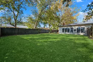 945 N Travis St, Liberty, TX 77575 - Photo 21