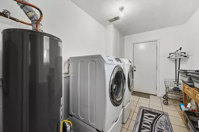 945 N Travis Street, Liberty, TX 77575 - Photo 19