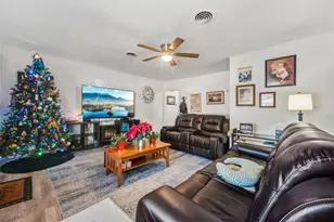 945 N Travis St, Liberty, TX 77575 - Photo 7