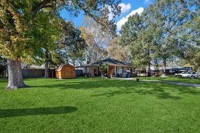 945 N Travis Street, Liberty, TX 77575 - Photo 3