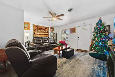 945 N Travis Street, Liberty, TX 77575 - Photo 5