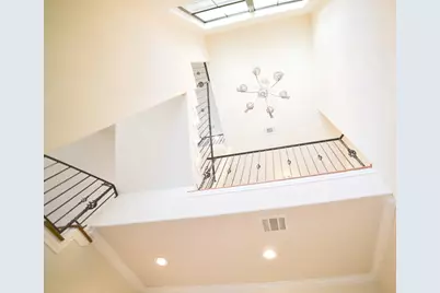 7539 Highmeadow, Houston, TX 77063 - Photo 3