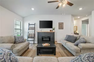 2160 Chief St, Bryan, TX 77807 - Photo 7