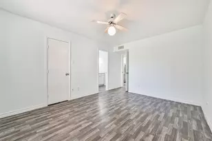 3220 69th St, Galveston, TX 77550 - Photo 13