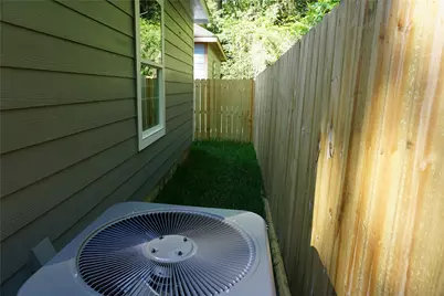 10002 Calendar Street, Willis, TX 77318 - Photo 21