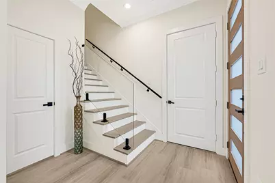 7805 Dyer Street, Houston, TX 77088 - Photo 9