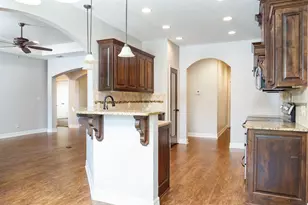124 Lakeway Lane, Longview, TX 75604 - Photo 9