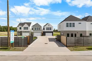 12802 Buffalo Wls Dr, Houston, TX 77045 - Photo 3