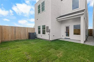 12802 Buffalo Wls Dr, Houston, TX 77045 - Photo 17
