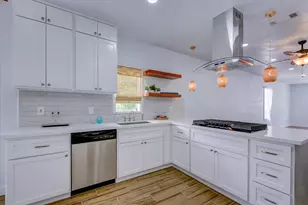 2315 36th St, Galveston, TX 77550 - Photo 11