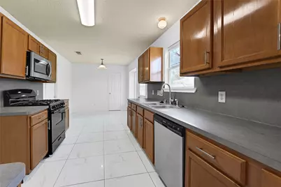 10407 Hamlet Vale Court, Houston, TX 77070 - Photo 7