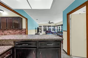 115 Whiting St, Galveston, TX 77550 - Photo 17
